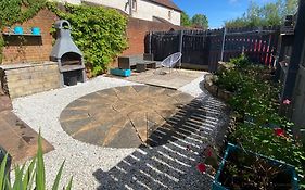 Cosy Cottage With Free Parking Close To Airport
